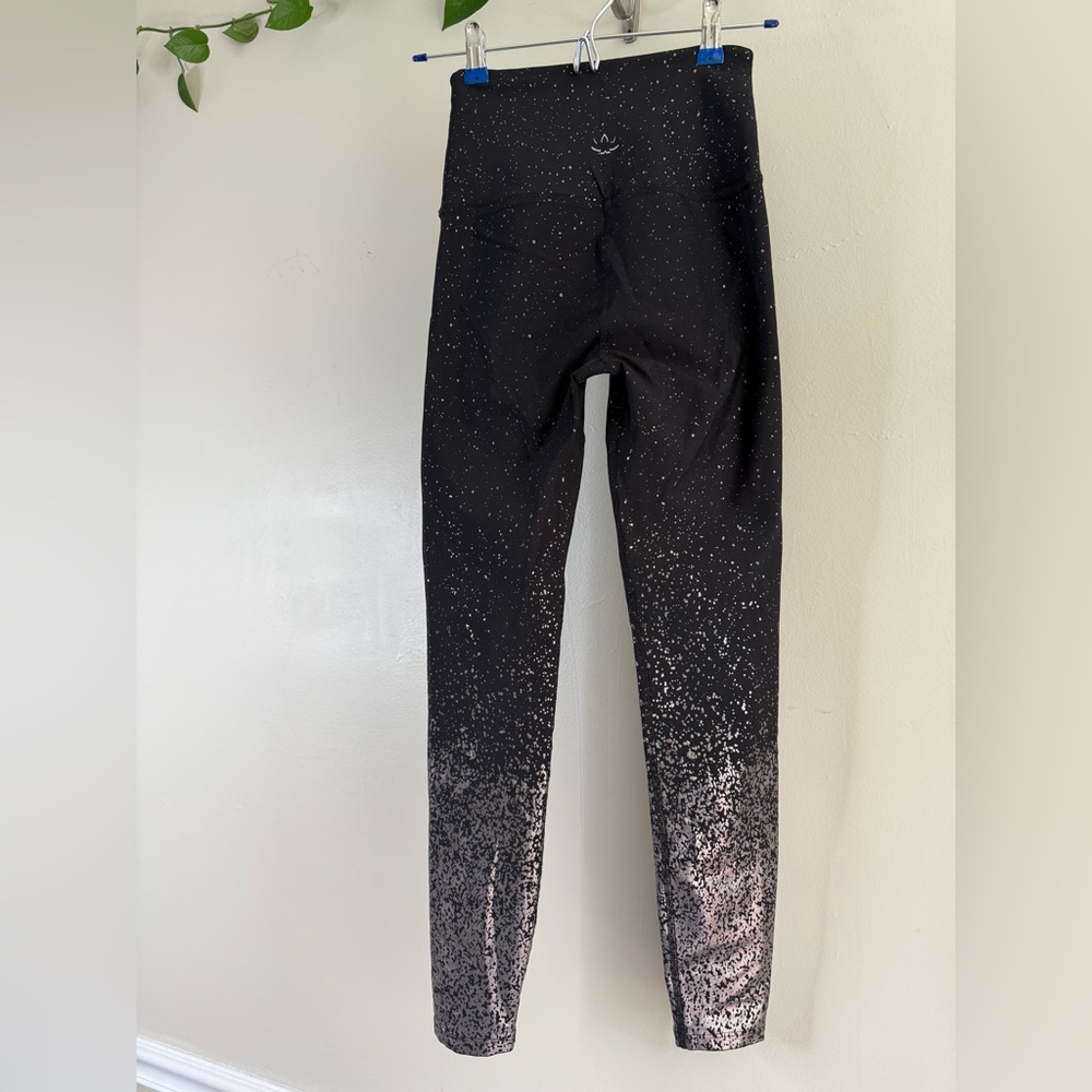 Beyond Yoga Alloy Ombre High Waisted Leggings in Black/Gunmetal Speckle Size‎ S - Picture 3 of 10